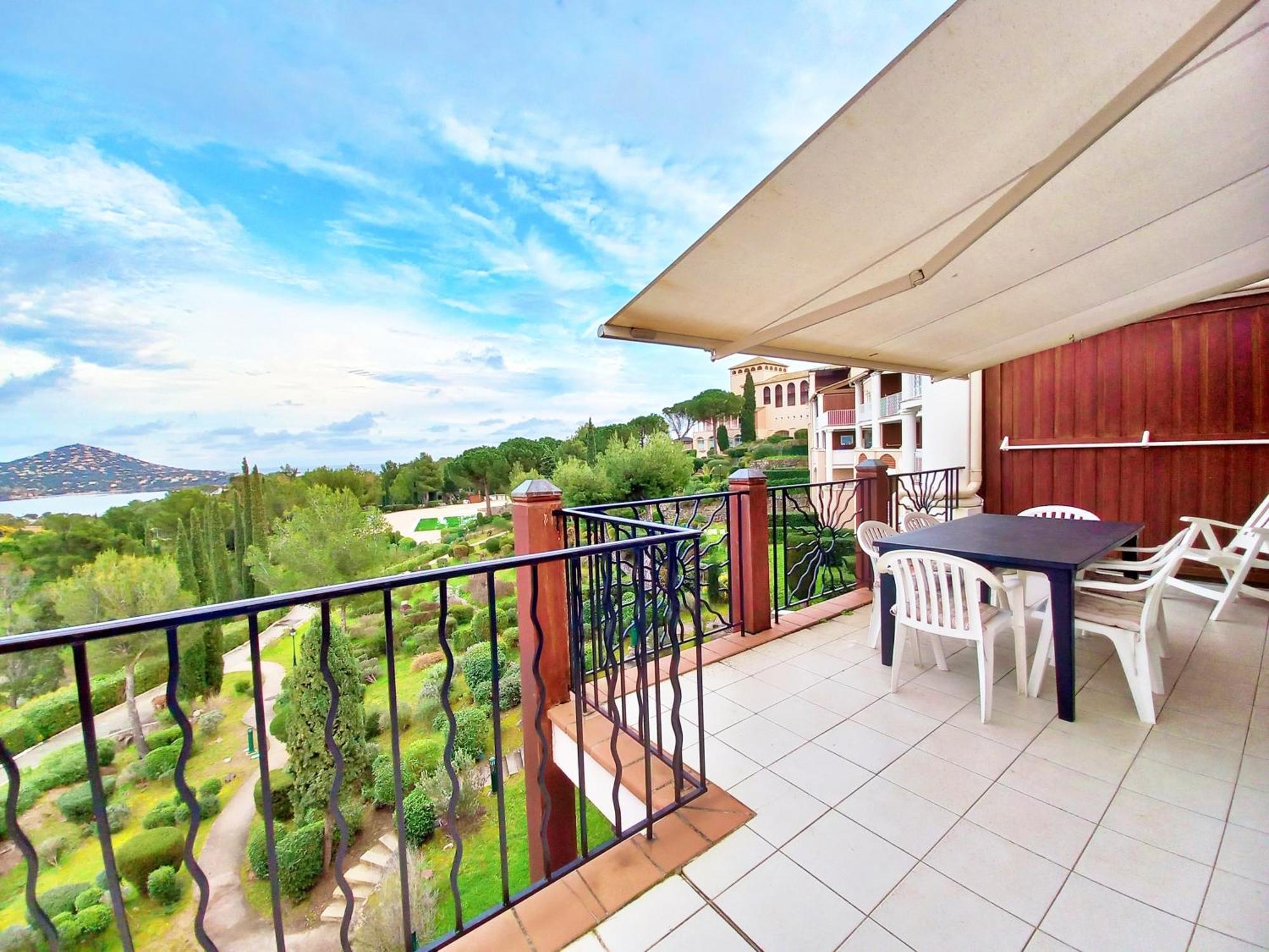 3 Pieces Tout Confort A Cap Esterel Сен-Рафаэль Экстерьер фото